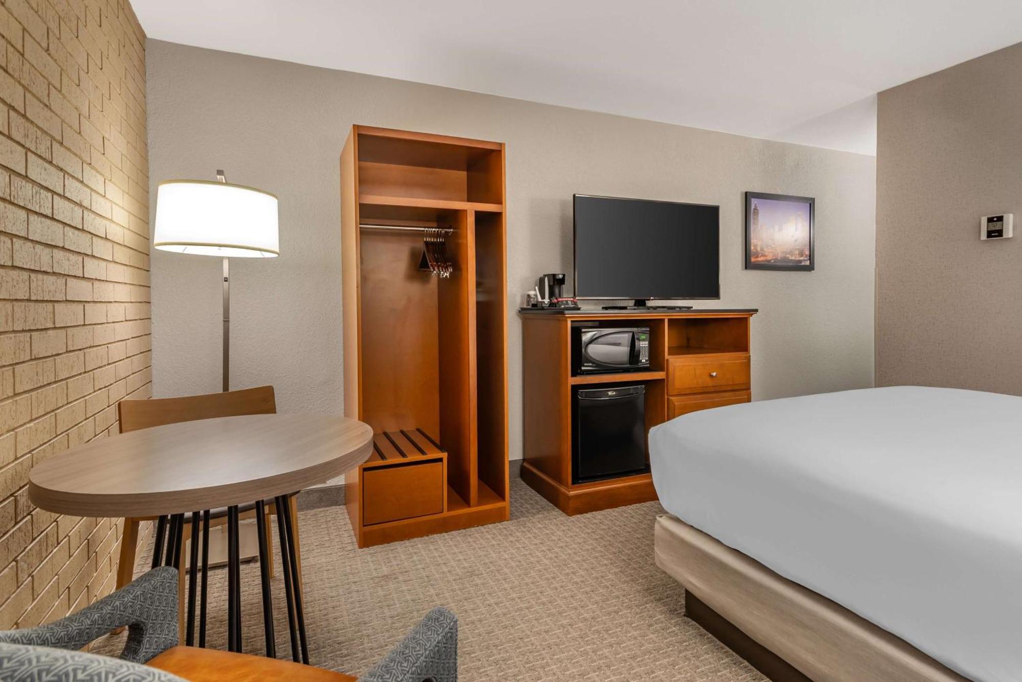 Drury Inn & Suites Atlanta Airport Колледж Парк Экстерьер фото